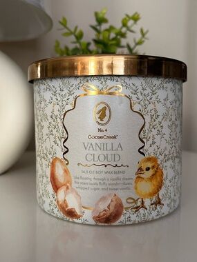 NWT Goose Creek 3 Wick Candle, Vanilla Cloud Scent Spring Collection